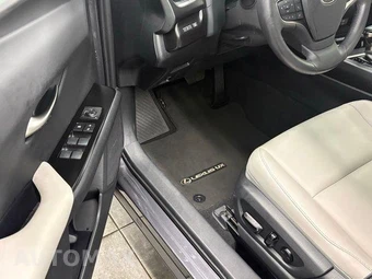 2023 Lexus UX 250h - miniatura 11