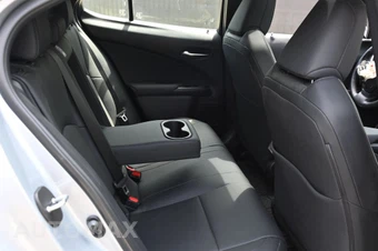 2023 Lexus UX 250h Premium - miniatura 16