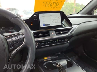 2023 Lexus UX 250h Premium – miniatura 10
