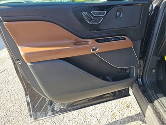 2023 Lincoln Aviator Reserve – miniatura 9
