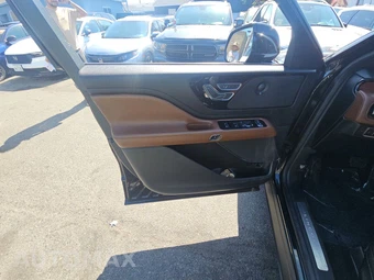 2023 Lincoln Aviator Reserve - miniatura 9