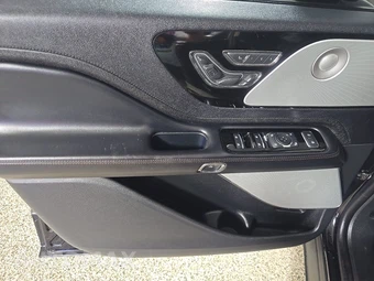 2023 Lincoln Aviator Reserve – miniatura 9