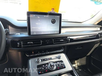 2023 Lincoln Aviator Standard – miniatura 10