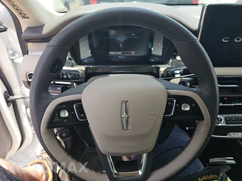 2023 Lincoln Corsair Standard - miniatura 10