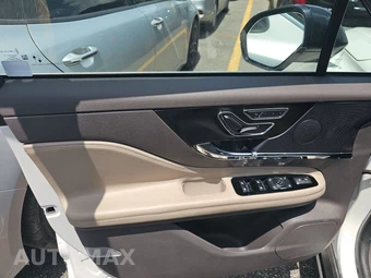 2023 Lincoln Corsair Standard - miniatura 9