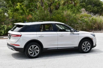 2023 Lincoln Corsair Standard - miniatura 32