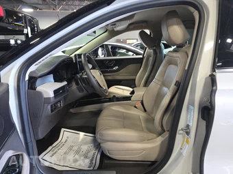 2023 Lincoln Corsair Standard - miniatura 7