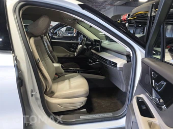 2023 Lincoln Corsair Standard - miniatura 8