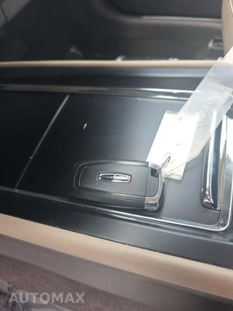2023 Lincoln Corsair Standard – miniatura 8