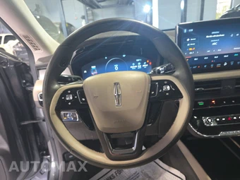 2023 Lincoln Corsair Standard – miniatura 10