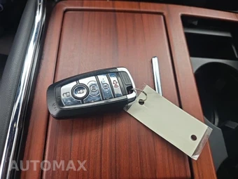 2023 Lincoln Navigator L Reserve – miniatura 21