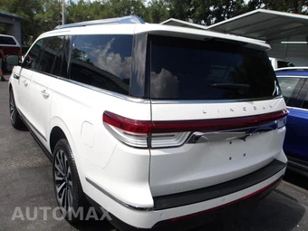 2023 Lincoln Navigator L Reserve – miniatura 16