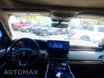 2023 Lincoln Navigator L Reserve – miniatura 11