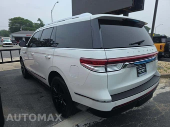 2023 Lincoln Navigator Reserve – miniatura 2