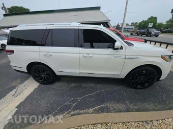 2023 Lincoln Navigator Reserve – miniatura 4