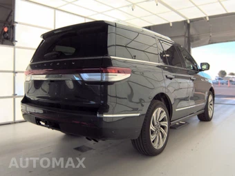 2023 Lincoln Navigator Reserve – miniatura 4