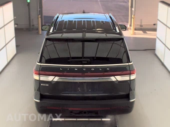 2023 Lincoln Navigator Reserve – miniatura 7