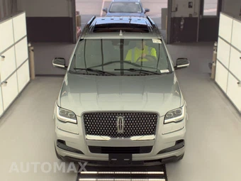 2023 Lincoln Navigator Reserve – miniatura 2