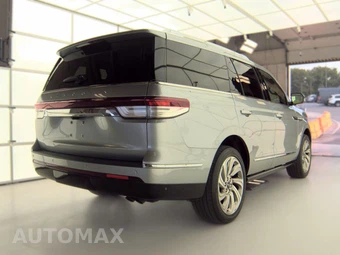 2023 Lincoln Navigator Reserve – miniatura 4