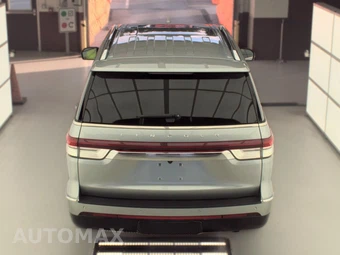 2023 Lincoln Navigator Reserve – miniatura 5