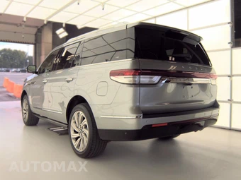 2023 Lincoln Navigator Reserve – miniatura 6