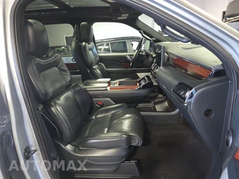 2023 Lincoln Navigator Reserve – miniatura 8