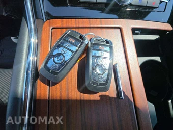 2023 Lincoln Navigator Reserve - miniatura 5