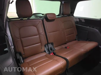 2023 Lincoln Navigator Reserve – miniatura 14