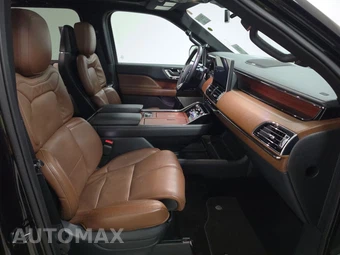 2023 Lincoln Navigator Reserve – miniatura 8