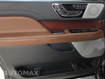 2023 Lincoln Navigator Reserve – miniatura 9