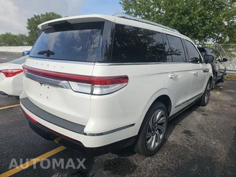 2023 Lincoln Navigator Reserve – miniatura 4