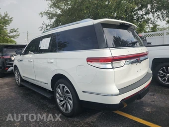 2023 Lincoln Navigator Reserve – miniatura 6