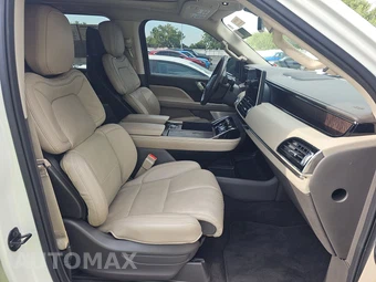 2023 Lincoln Navigator Reserve – miniatura 8