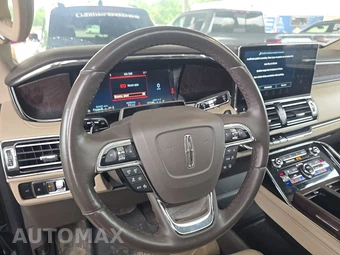 2023 Lincoln Navigator Reserve – miniatura 10