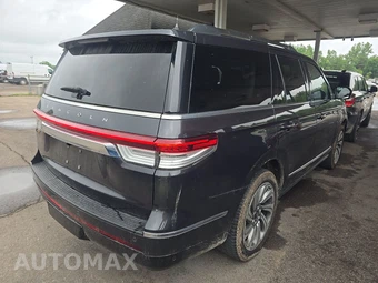 2023 Lincoln Navigator Reserve – miniatura 4