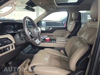 2023 Lincoln Navigator Reserve – miniatura 7