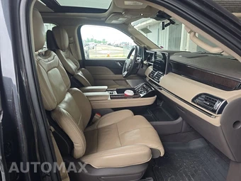 2023 Lincoln Navigator Reserve – miniatura 8