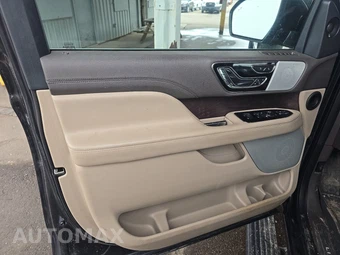 2023 Lincoln Navigator Reserve – miniatura 9