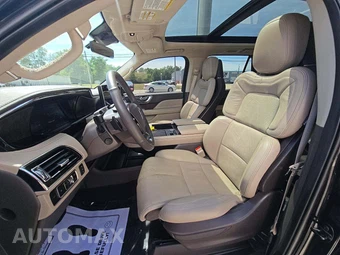 2023 Lincoln Navigator Reserve - miniatura 3