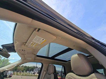 2023 Lincoln Navigator Reserve - miniatura 8