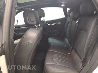 2023 Maserati Levante GT – miniatura 13