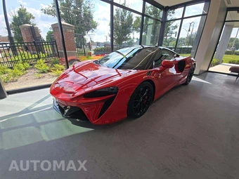 2023 McLaren Artura