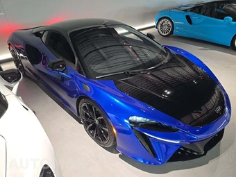 2023 McLaren Artura – miniatura 4