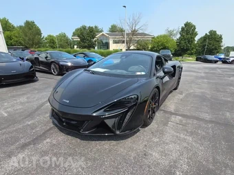 2023 McLaren Artura