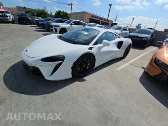 2023 McLaren Artura
