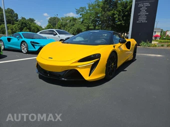 2023 McLaren Artura