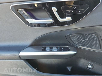 2023 Mercedes-Benz AMG C 43 4MATIC Sedan - miniatura 9