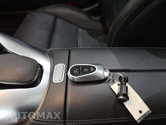 2023 Mercedes-Benz AMG SL 63 – miniatura 8