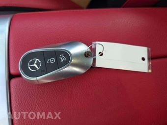 2023 Mercedes-Benz C 300 4MATIC Sedan - miniatura 8