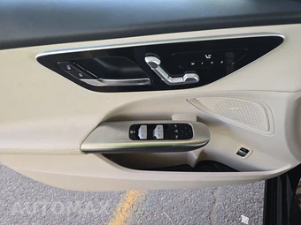 2023 Mercedes-Benz C 300 4MATIC Sedan - miniatura 9